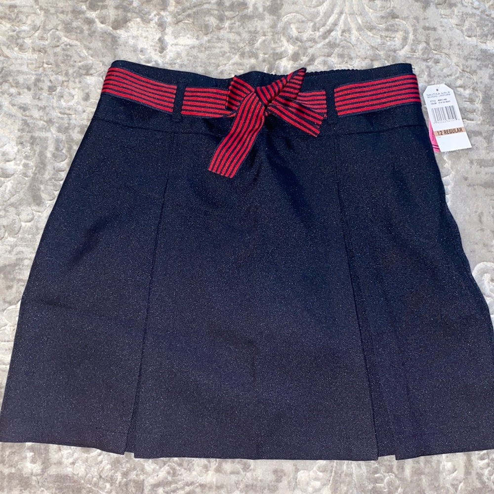 NÁUTICA Girls SIZE 12 pleated skirt with shorts